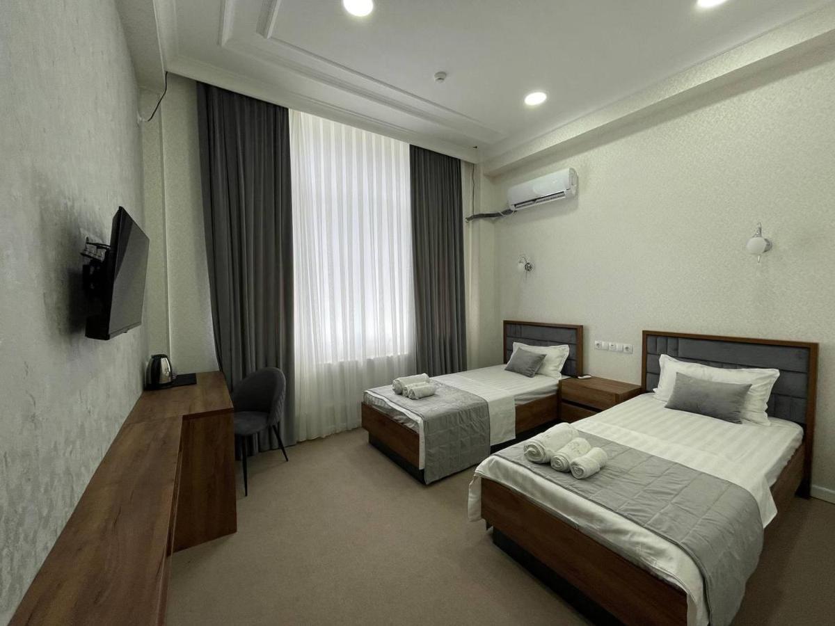 Emin Hotel Fargʻona Exterior foto